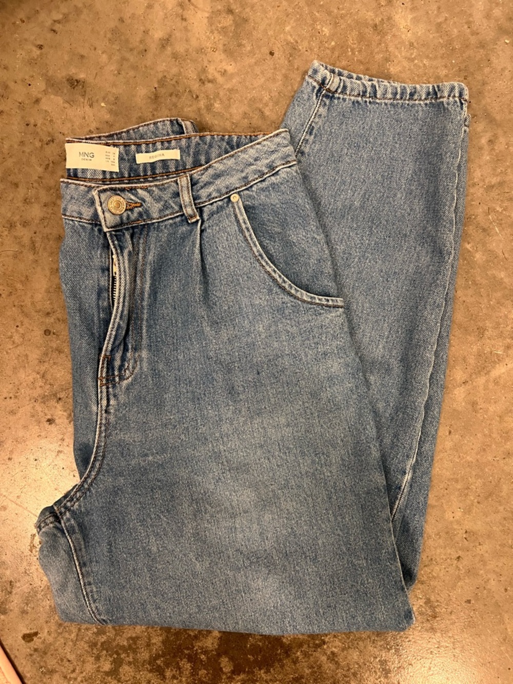 MNG Slouchy Regina high waisted jeans size 6